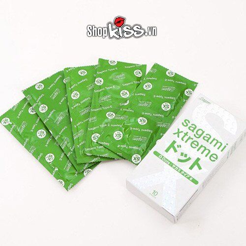 Vỏ hộp Sagami Xtreme White màu trắng tinh tế, chứa 10 bao cao su có gai siêu mềm mại và nhiều gel bôi trơn.