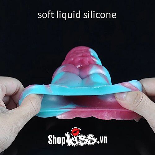 Cận cảnh chất liệu silicone y tế mềm mại của bao đôn dên FAAK gân guốc